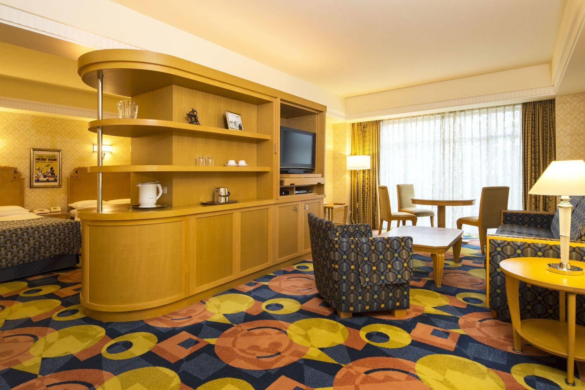 Disney Ambassador Hotel Чиба Екстериор снимка