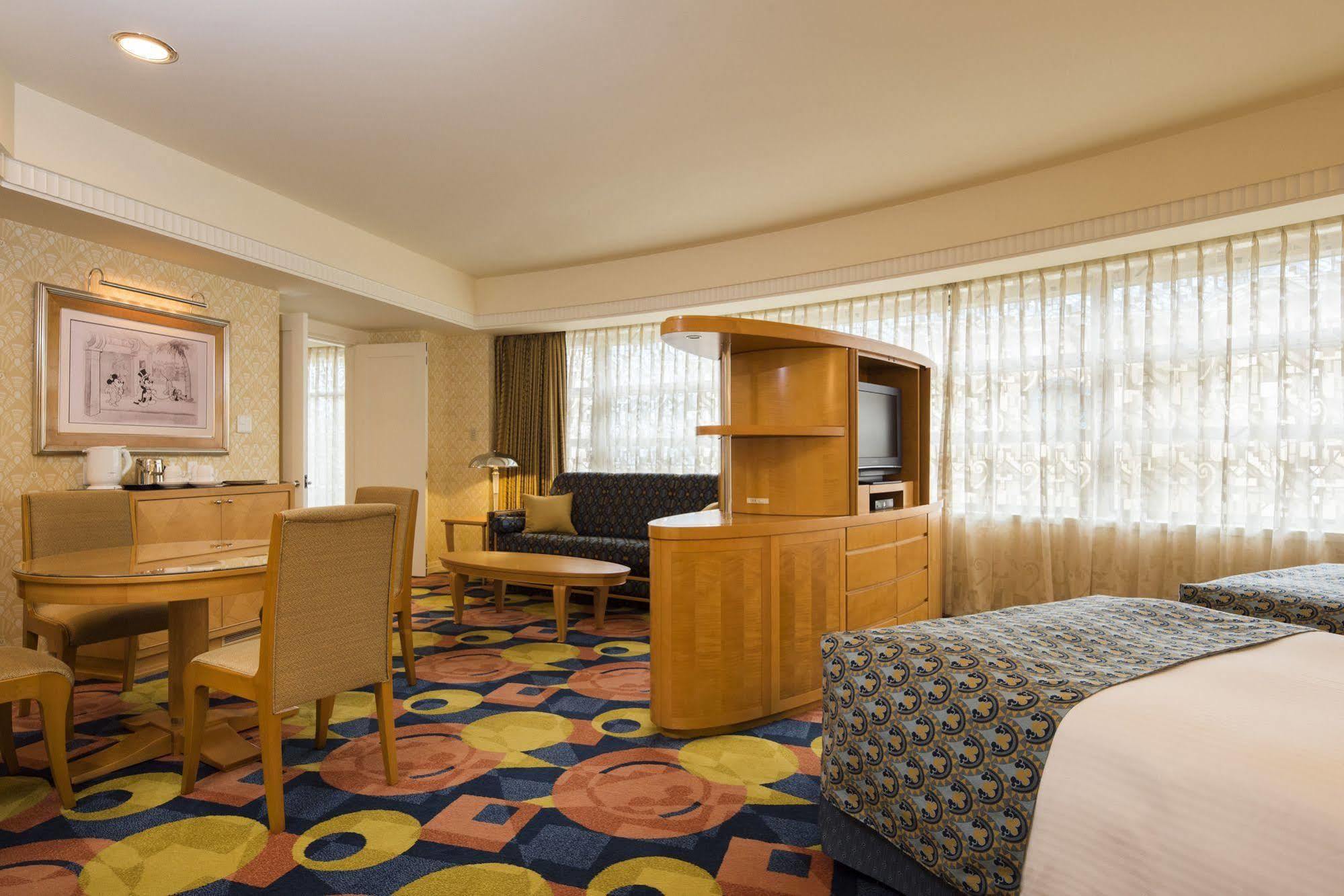 Disney Ambassador Hotel Чиба Екстериор снимка